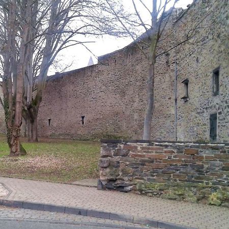 Ferienwohnung "An Der Stadtmauer" Andernach Ngoại thất bức ảnh